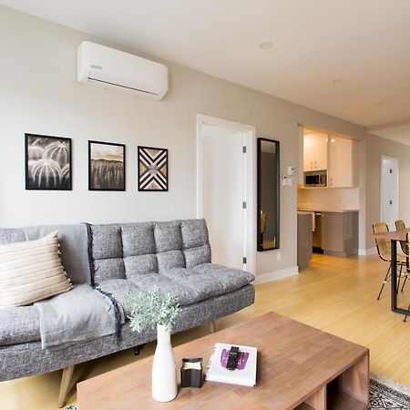 Trendy Little Italy 3 Bedroom Condo By Den Stays Montreal Exteriér fotografie