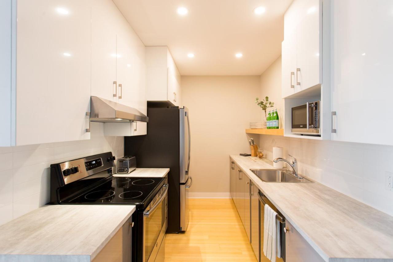 Trendy Little Italy 3 Bedroom Condo By Den Stays Montreal Exteriér fotografie