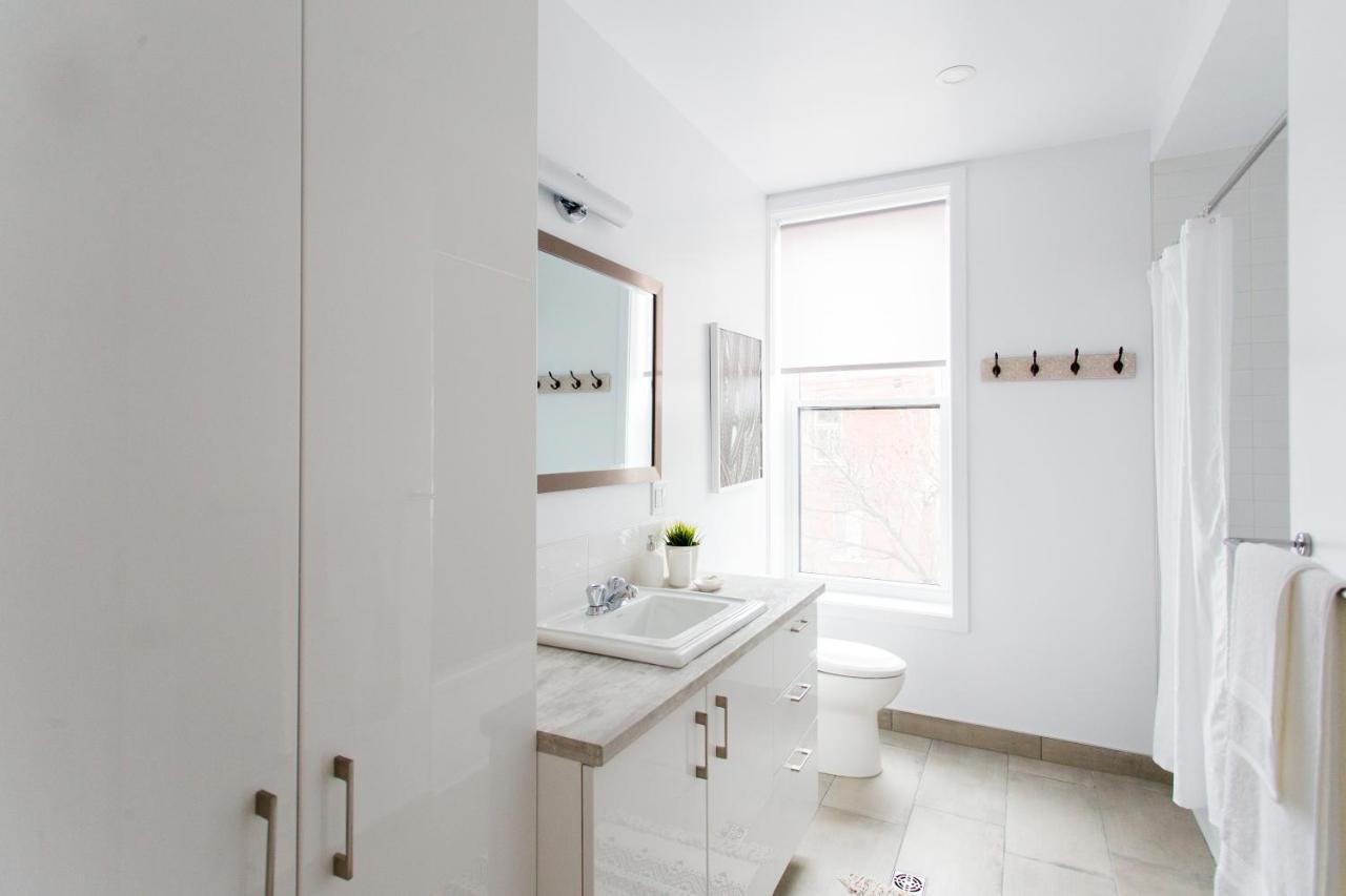 Trendy Little Italy 3 Bedroom Condo By Den Stays Montreal Exteriér fotografie