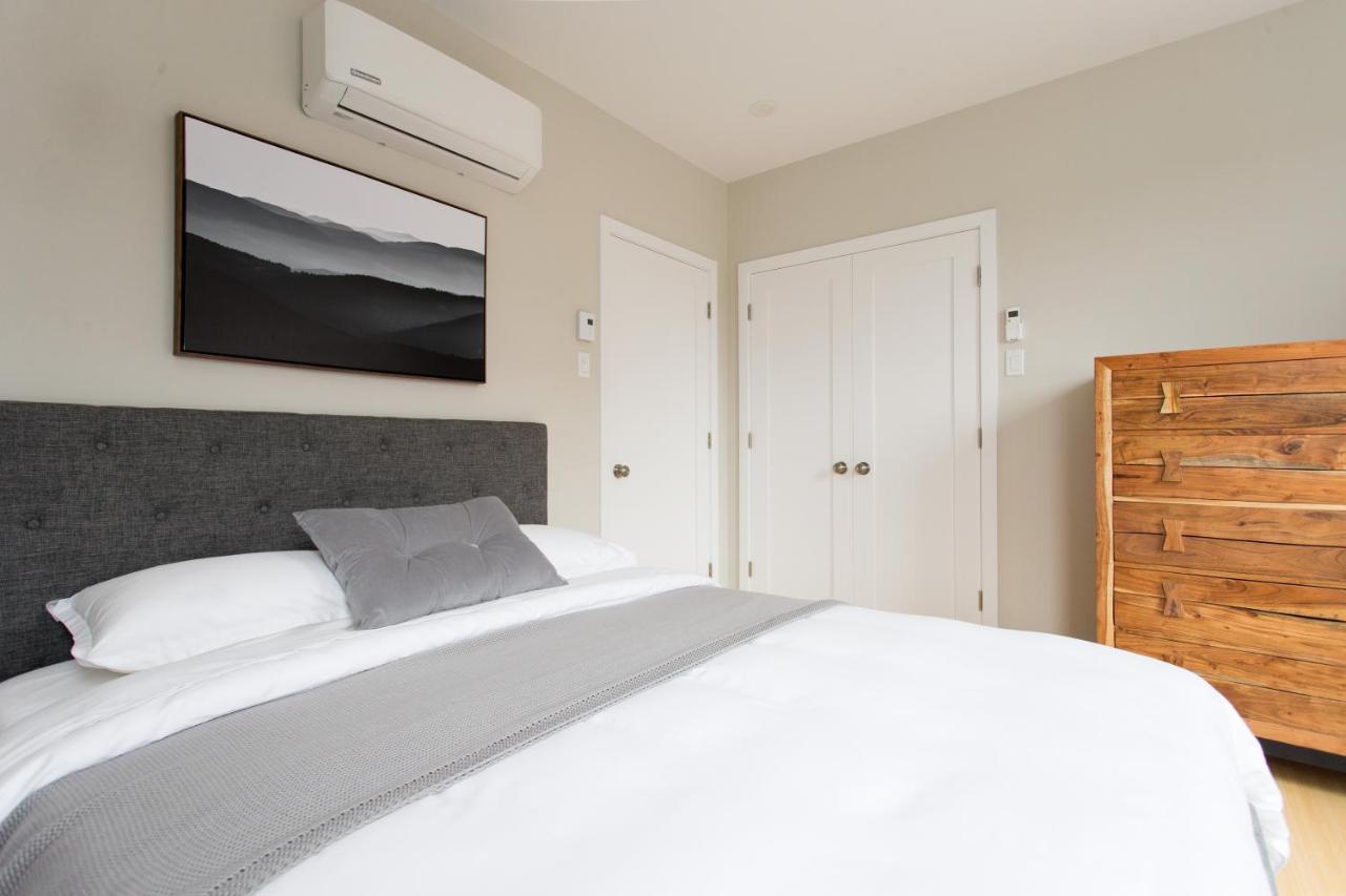 Trendy Little Italy 3 Bedroom Condo By Den Stays Montreal Exteriér fotografie