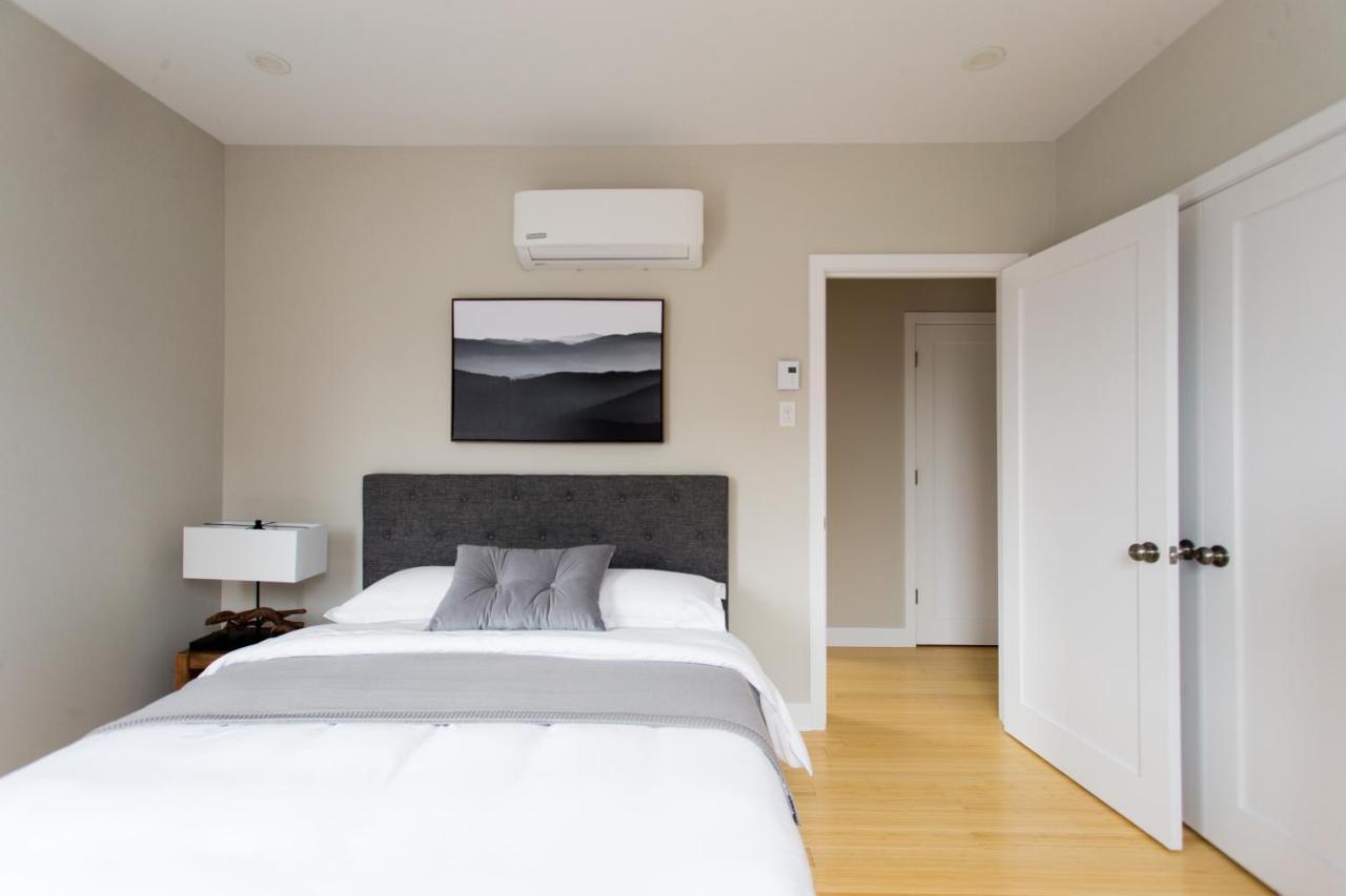 Trendy Little Italy 3 Bedroom Condo By Den Stays Montreal Exteriér fotografie
