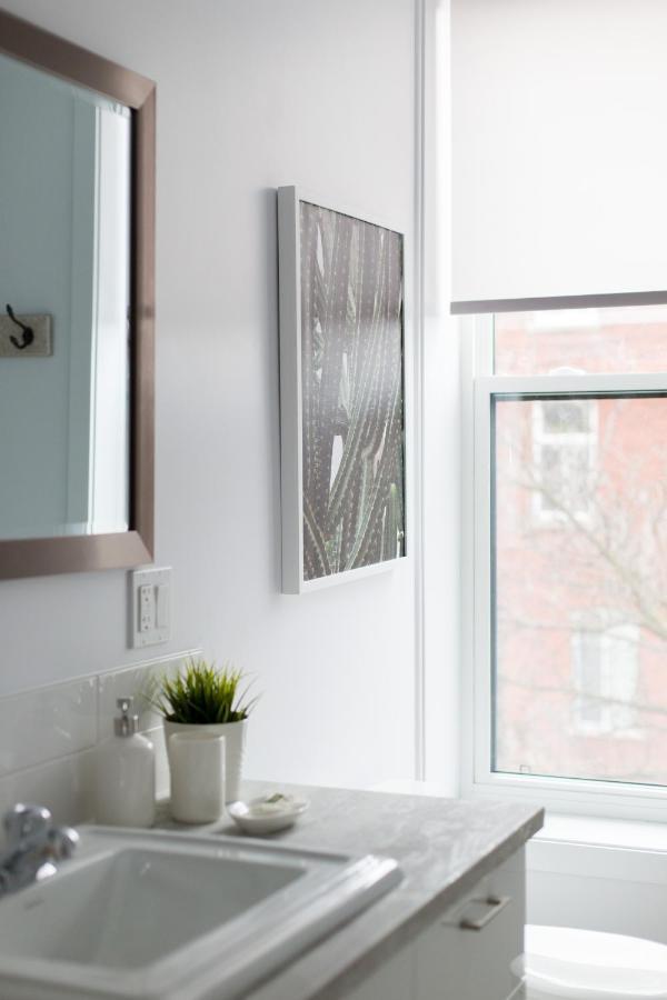 Trendy Little Italy 3 Bedroom Condo By Den Stays Montreal Exteriér fotografie