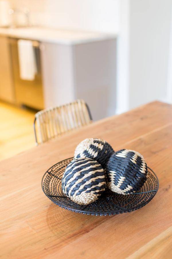 Trendy Little Italy 3 Bedroom Condo By Den Stays Montreal Exteriér fotografie